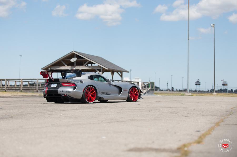  Dodge Viper ACR on Vossen Wheels (VPS-306) 2017 года  (фото 4 из 40)